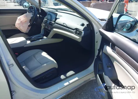 2018 Honda Accord Touring 2.0T из США, поврежденный, VIN 1HGCV2F98JA020929